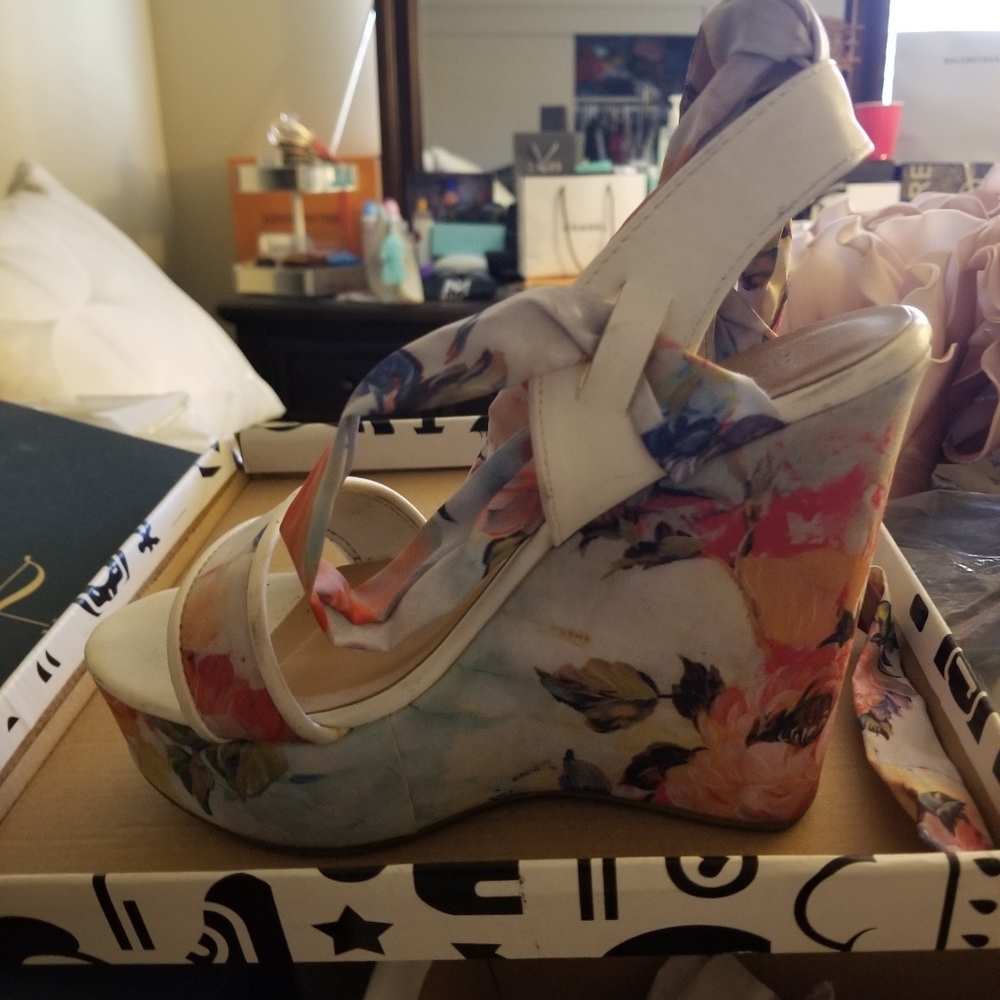 COPY - Floral Wrap Wedges